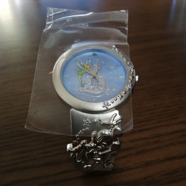 Disney(ディズニー)の【未使用、箱付、美品】東京ディズニーランド20周年記念腕時計 レディースのファッション小物(腕時計)の商品写真