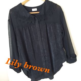 リリーブラウン(Lily Brown)の新品タグ付き リリーブラウン 黒トップス(シャツ/ブラウス(長袖/七分))