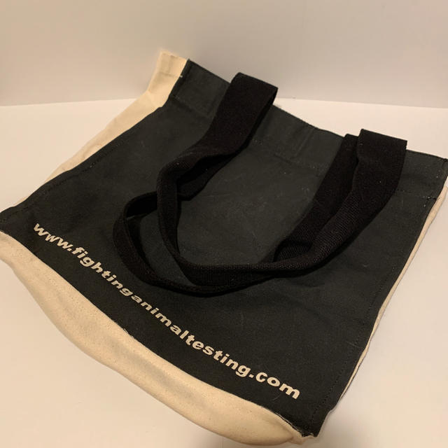 LUSH(ラッシュ)の【未使用品】LUSH ファイティングアニマルテスティング　バッグ レディースのバッグ(トートバッグ)の商品写真