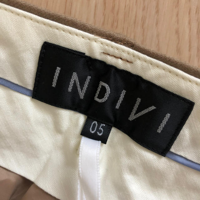 INDIVI(インディヴィ)の最終値下げ！INDIVI センタープレスクロップドパンツ レディースのパンツ(クロップドパンツ)の商品写真