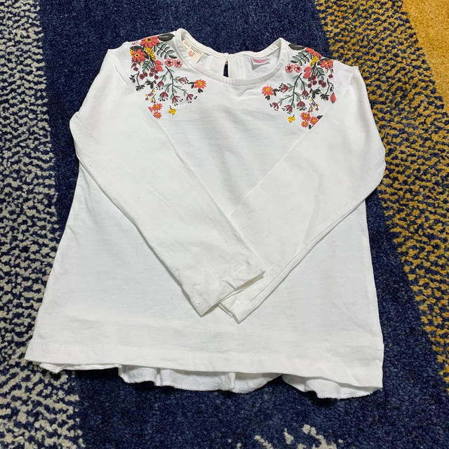 ZARA(ザラ)のZARA  長袖　トップス　98 キッズ/ベビー/マタニティのキッズ服女の子用(90cm~)(Tシャツ/カットソー)の商品写真