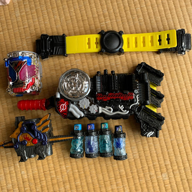 BANDAI - 仮面ライダービルド 変身ベルトセット ボトルセットの通販 by とるりん's shop｜バンダイならラクマ