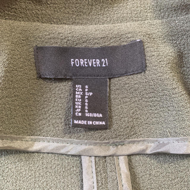 FOREVER 21(フォーエバートゥエンティーワン)のチェスタコート レディースのジャケット/アウター(チェスターコート)の商品写真