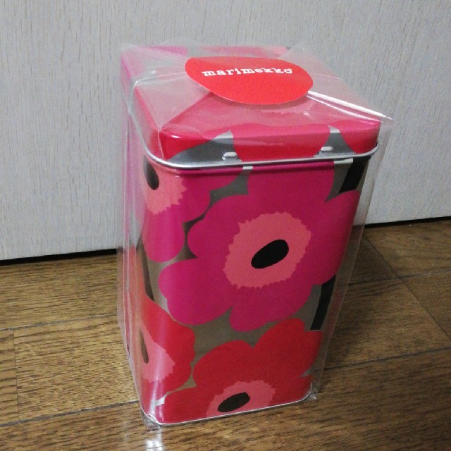 marimekko(マリメッコ)のmarimekko　ブリキ缶　新品 インテリア/住まい/日用品のインテリア小物(小物入れ)の商品写真