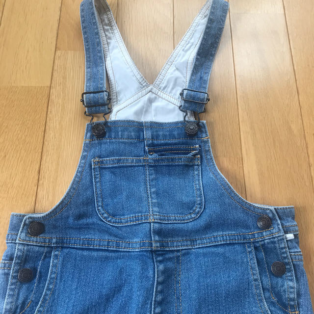 GU(ジーユー)の最終値下げGU サロペット　オーバオール130 キッズ/ベビー/マタニティのキッズ服女の子用(90cm~)(パンツ/スパッツ)の商品写真