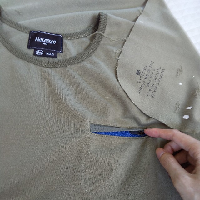 HALFMAN(ハーフマン)のダメージ加工 カーキ トップス メンズのトップス(Tシャツ/カットソー(半袖/袖なし))の商品写真