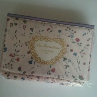 Les Merveilleuses LADUREEのフリマアイテム一覧 Les Merveilleuses LADUREEのフリマアイテム一覧
