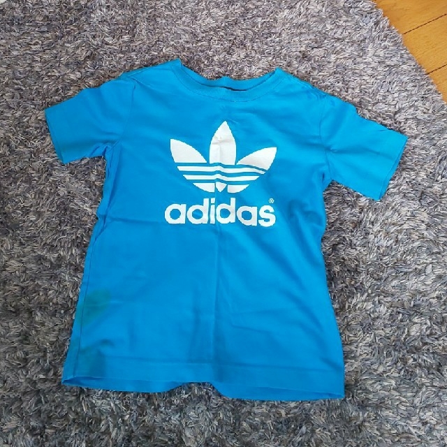 adidas(アディダス)のadidas Tシャツ キッズ/ベビー/マタニティのキッズ服男の子用(90cm~)(Tシャツ/カットソー)の商品写真