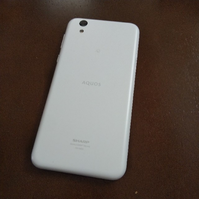 AQUOS(アクオス)のAQUOS sence lite SH-M05 white  白 スマホ/家電/カメラのスマートフォン/携帯電話(スマートフォン本体)の商品写真