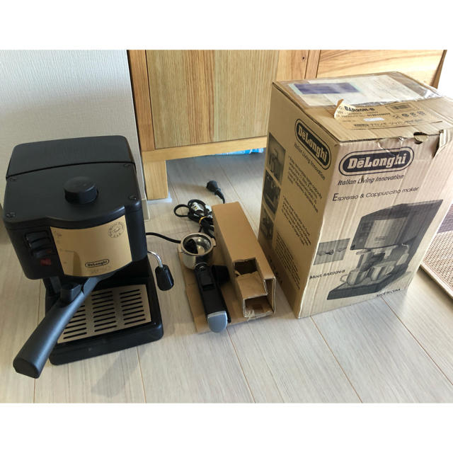 DeLonghi(デロンギ)のデロンギ エスプレッソ＆カプチーノメーカー スマホ/家電/カメラの調理家電(エスプレッソマシン)の商品写真