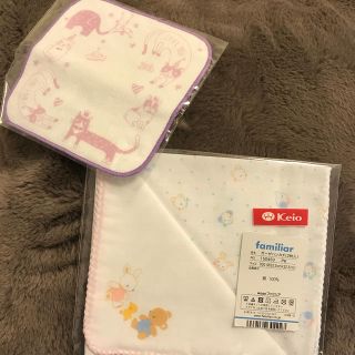 ファミリア(familiar)の新品未開封✨ familiar♡ ガーゼハンカチ(2枚入) ✨おまけ付き(その他)