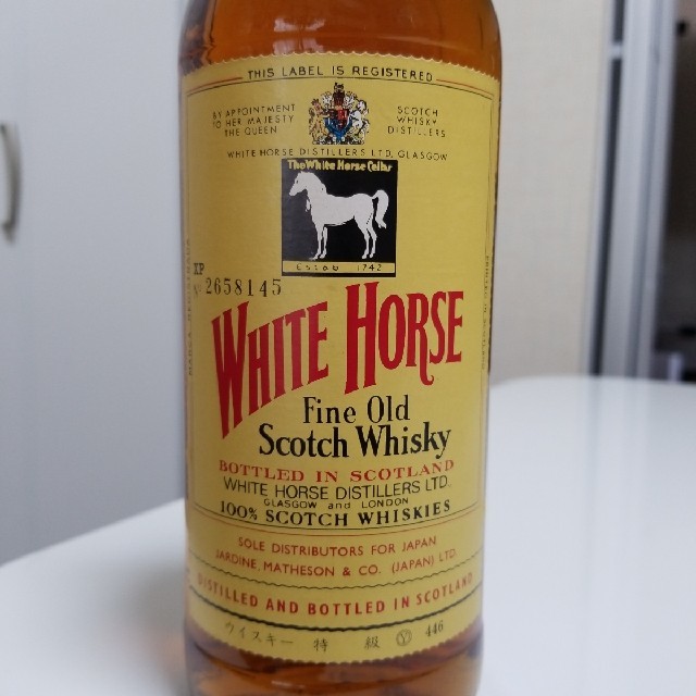 【コロナ退散★家飲み★最終特価】 ホワイトホース WHITE HORSE 特級 食品/飲料/酒の酒(ウイスキー)の商品写真