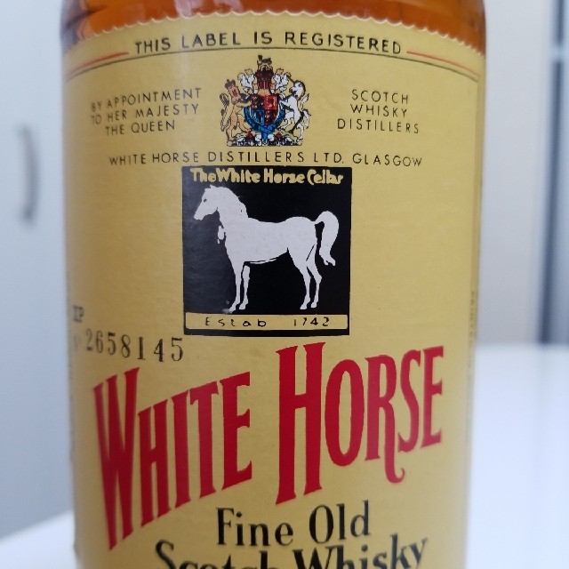 【コロナ退散★家飲み★最終特価】 ホワイトホース WHITE HORSE 特級 食品/飲料/酒の酒(ウイスキー)の商品写真