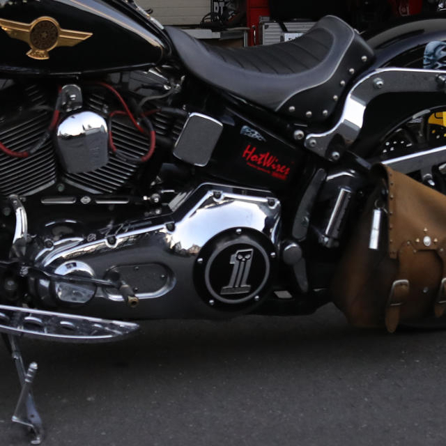 Harley Davidson(ハーレーダビッドソン)のハーレー純正ダークカスタム・コレクション　ダービーカバー[25562-09] 自動車/バイクのバイク(パーツ)の商品写真