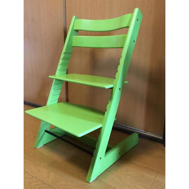 Stokke(ストッケ)のSTOKKE TRIPP TRAPP ストッケ トリップトラップ ライムグリーン キッズ/ベビー/マタニティの寝具/家具(その他)の商品写真