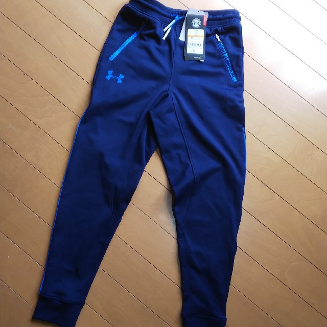 UNDER ARMOUR(アンダーアーマー)のりん09513様☆ご予約☆ キッズ/ベビー/マタニティのキッズ服男の子用(90cm~)(パンツ/スパッツ)の商品写真