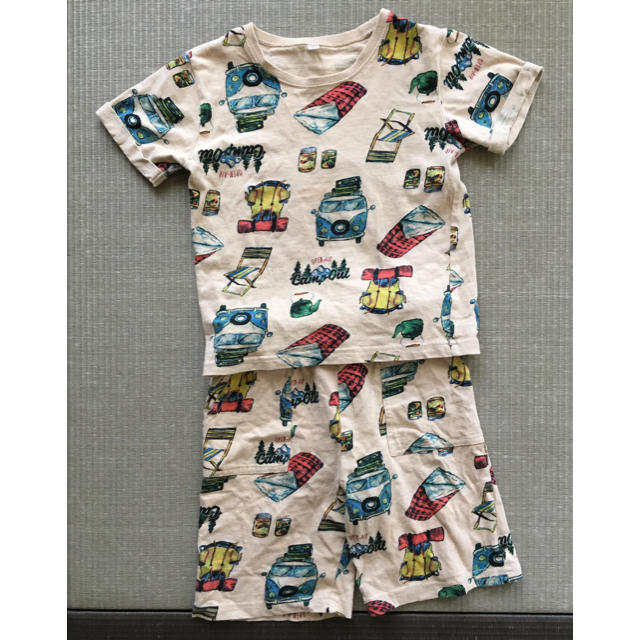 キャンプ柄パジャマ キッズ/ベビー/マタニティのキッズ服男の子用(90cm~)(Tシャツ/カットソー)の商品写真