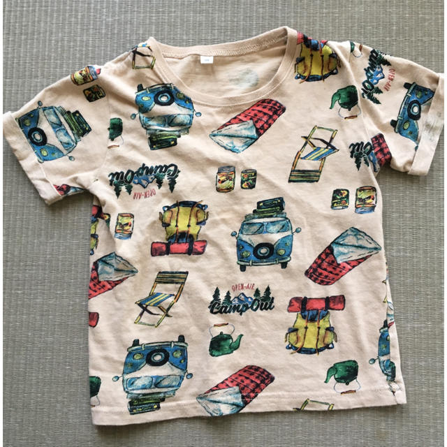 キャンプ柄パジャマ キッズ/ベビー/マタニティのキッズ服男の子用(90cm~)(Tシャツ/カットソー)の商品写真