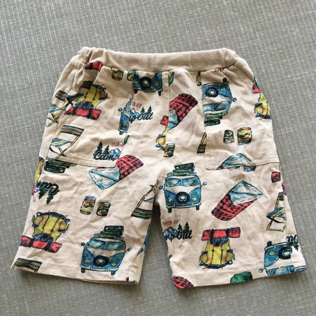 キャンプ柄パジャマ キッズ/ベビー/マタニティのキッズ服男の子用(90cm~)(Tシャツ/カットソー)の商品写真