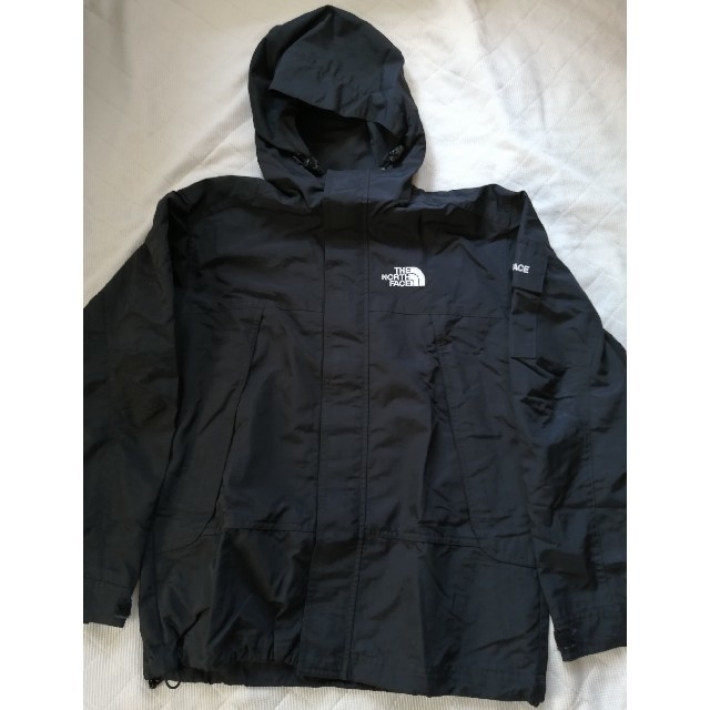 THE NORTH FACE(ザノースフェイス)のマウンテンパーカー　黒色　size85　海外正規品　THE NORTH FACE レディースのジャケット/アウター(ダウンジャケット)の商品写真