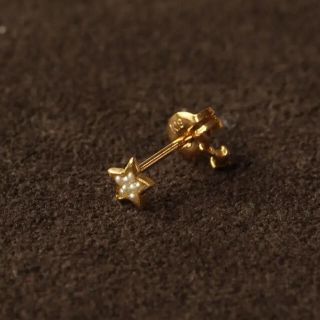 little emblem - 美品 e.m. little emblem K18 スターピアスの通販 by