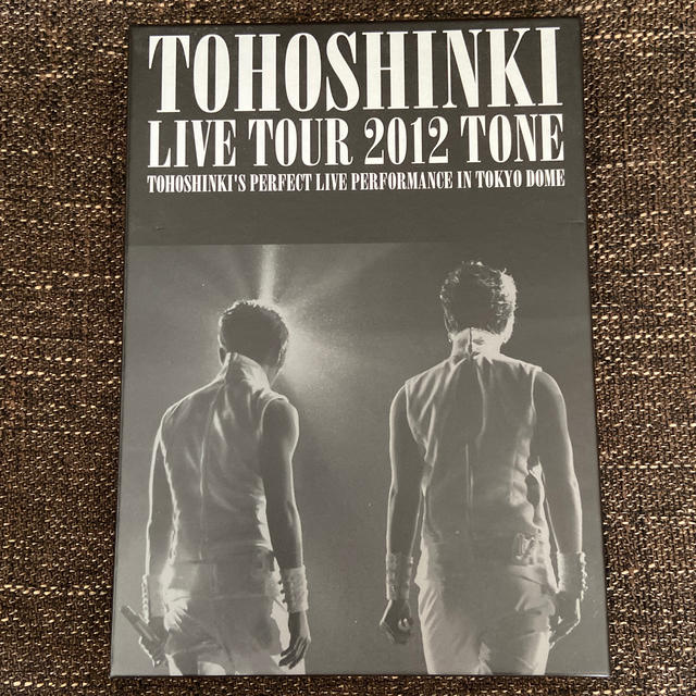 東方神起(トウホウシンキ)の“初回限定盤DVD BOX”東方神起 LIVE TOUR 2012 ~TONE~ エンタメ/ホビーのDVD/ブルーレイ(ミュージック)の商品写真