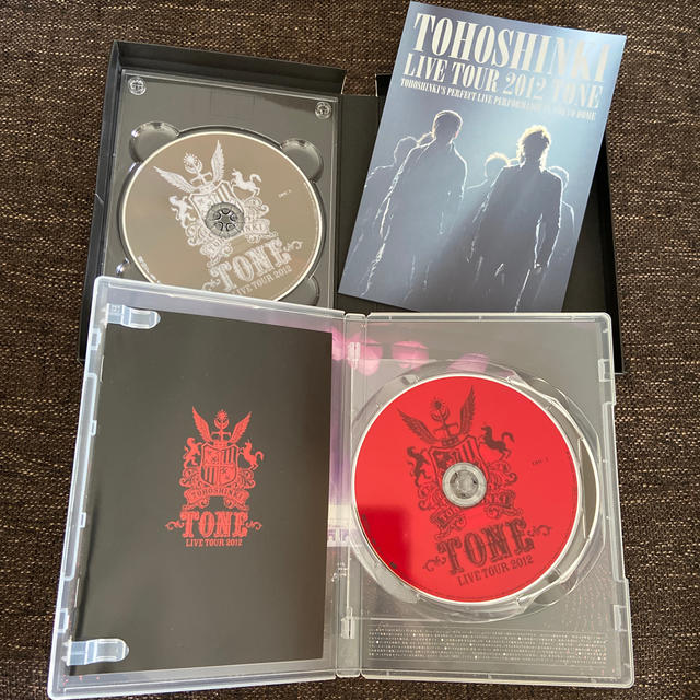 東方神起(トウホウシンキ)の“初回限定盤DVD BOX”東方神起 LIVE TOUR 2012 ~TONE~ エンタメ/ホビーのDVD/ブルーレイ(ミュージック)の商品写真