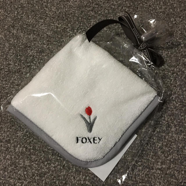 FOXEY(フォクシー)のフォクシー　ノベルティ  ミニタオル エンタメ/ホビーのコレクション(ノベルティグッズ)の商品写真