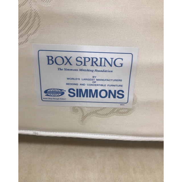 SIMMONS(シモンズ)のSIMMONS BOX SPRING マットレス　2台 インテリア/住まい/日用品のベッド/マットレス(マットレス)の商品写真