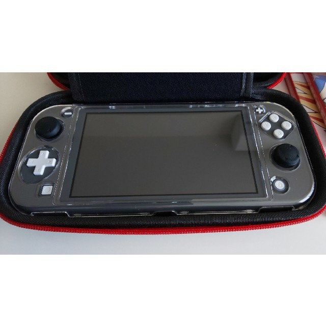 Nintendo Switch(ニンテンドースイッチ)のNintendo Switch Lite 本体 グレー   ケース付き エンタメ/ホビーのゲームソフト/ゲーム機本体(携帯用ゲーム機本体)の商品写真