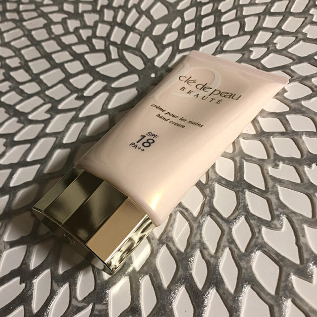 クレ・ド・ポー ボーテ(クレドポーボーテ)の♥clé de peau BEAUTÉ コスメ/美容のボディケア(ハンドクリーム)の商品写真