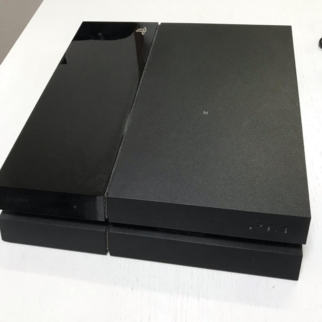 PlayStation4(プレイステーション4)のプレステ4 CUH1100A +コントローラー1個 エンタメ/ホビーのゲームソフト/ゲーム機本体(家庭用ゲーム機本体)の商品写真