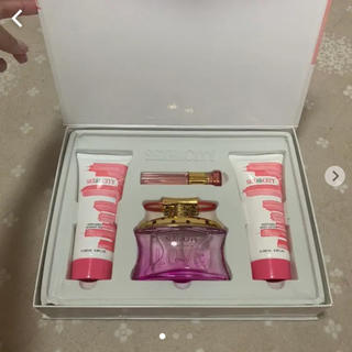 ヴィクトリアズシークレット(Victoria's Secret)の香水　レディース (香水(女性用))