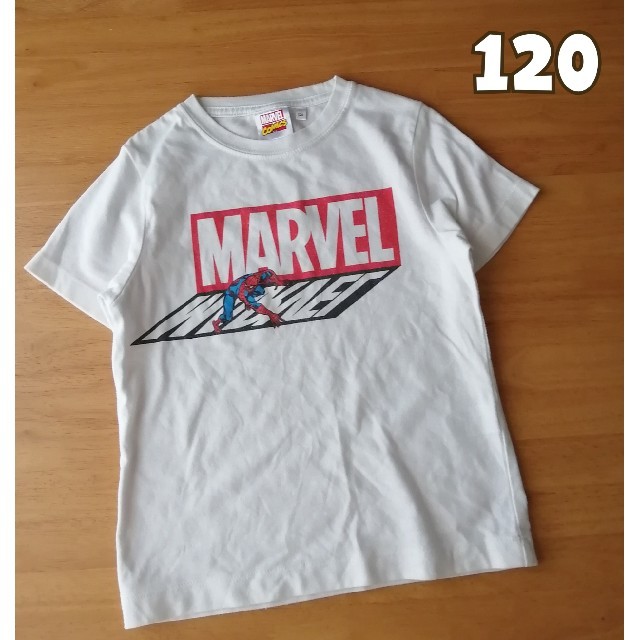 GU(ジーユー)の【120】 半袖シャツ　2枚セット　MARVEL  西松屋 GU　白Tシャツ キッズ/ベビー/マタニティのキッズ服男の子用(90cm~)(Tシャツ/カットソー)の商品写真