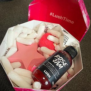 ラッシュ(LUSH)のLUSHギフトセット　THINK PINK(入浴剤/バスソルト)