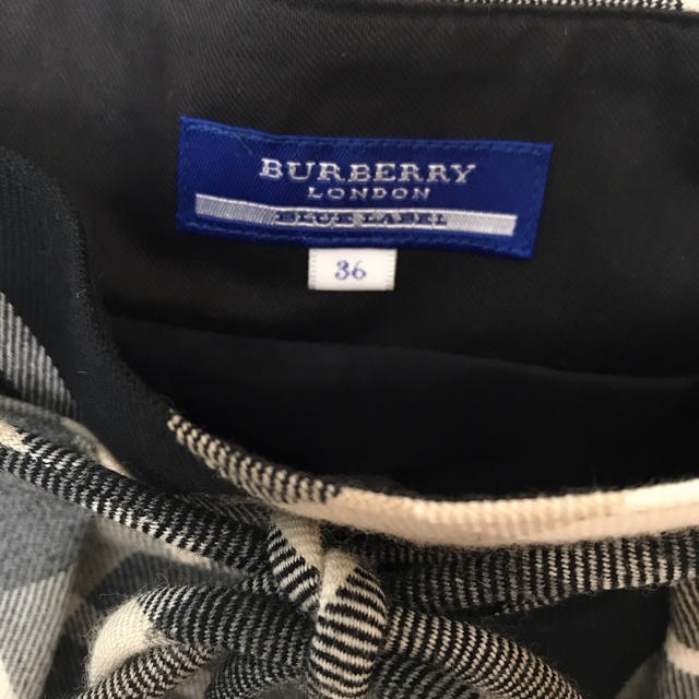 BURBERRY BLUE LABEL(バーバリーブルーレーベル)のバーバリー　ブルーレーベル　膝上　スカート レディースのスカート(ミニスカート)の商品写真