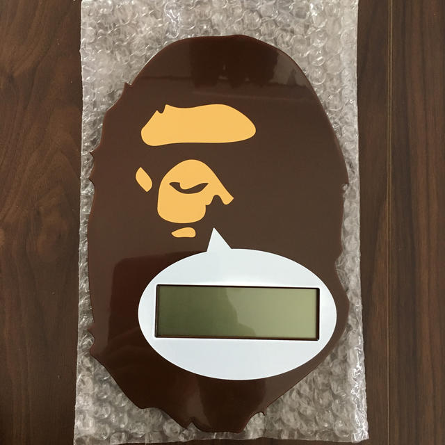 A BATHING APE(アベイシングエイプ)のA BATHING APE   デジタル ウォールクロック インテリア/住まい/日用品のインテリア小物(掛時計/柱時計)の商品写真