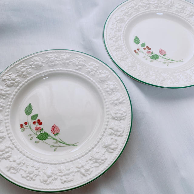 WEDGWOOD - 新品未使用 WEDGWOOD フェスティビティラズベリープレート
