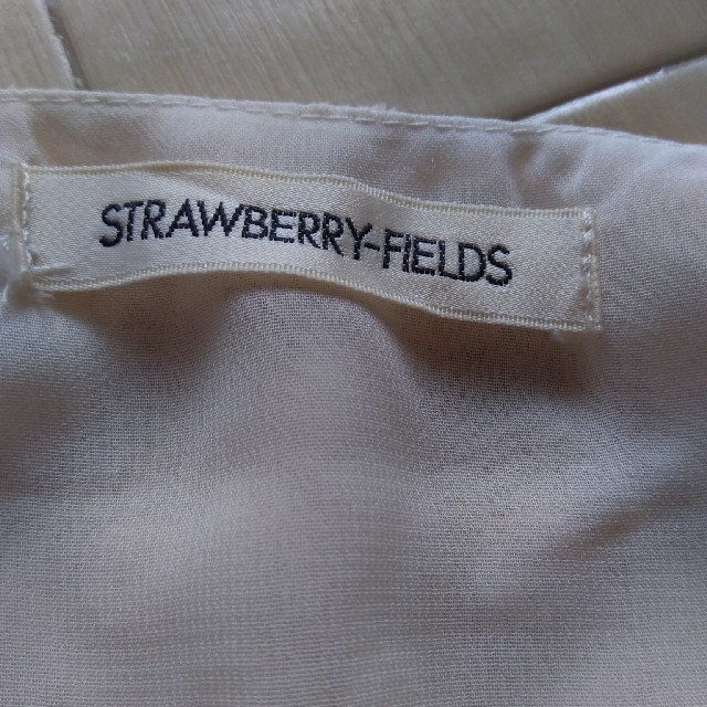 STRAWBERRY-FIELDS(ストロベリーフィールズ)のストロベリーフィールズ　半袖　ブラウス レディースのトップス(シャツ/ブラウス(半袖/袖なし))の商品写真