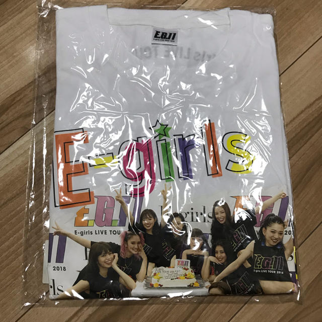 E-girls(イーガールズ)のE-girls Tシャツ レディースのトップス(Tシャツ(半袖/袖なし))の商品写真