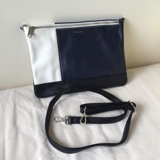 マウジー(moussy)のマウジー クラッチバッグ、ポシェット 美品(ショルダーバッグ)