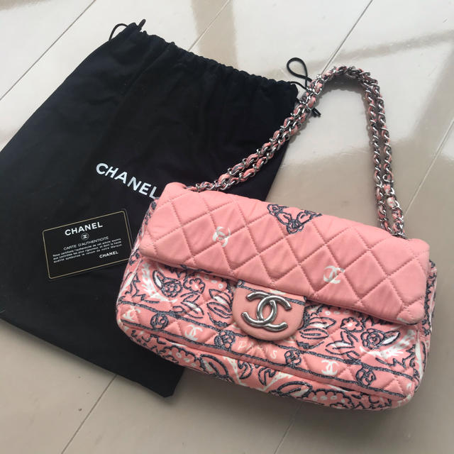 CHANEL(シャネル)のシャネル ♡バンダナ柄♡マトラッセ レディースのバッグ(ショルダーバッグ)の商品写真