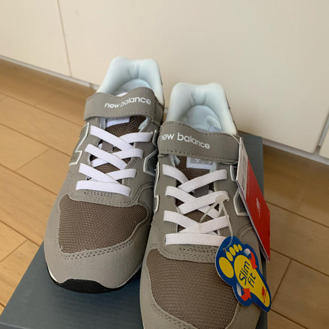 New Balance(ニューバランス)の新品♪キッズスニーカー　ニューバランス キッズ/ベビー/マタニティのキッズ靴/シューズ(15cm~)(スニーカー)の商品写真