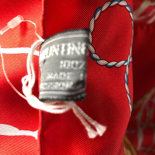 HUNTING WORLD(ハンティングワールド)の新品◆ハンティングワールド◆シルク　スカーフ　朱色 レディースのファッション小物(バンダナ/スカーフ)の商品写真