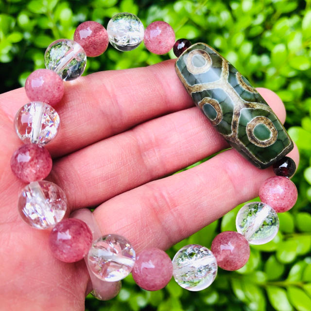 sold】亀甲九眼天珠 & ストロベリー & 水晶 のブレスレット-