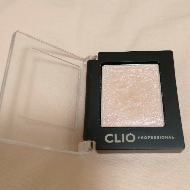 CLIO クリオ アイシャドウ G03 Pin Light ピンライト プラザ コスメ/美容のベースメイク/化粧品(アイシャドウ)の商品写真