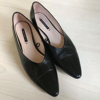 ザラ(ZARA)のr様用 Vカット フラットパンプス(ハイヒール/パンプス)