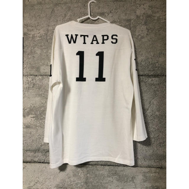 W)taps(ダブルタップス)のXL (L) wtaps 11AW QB フットボールシャツ　白 レディースのトップス(シャツ/ブラウス(長袖/七分))の商品写真