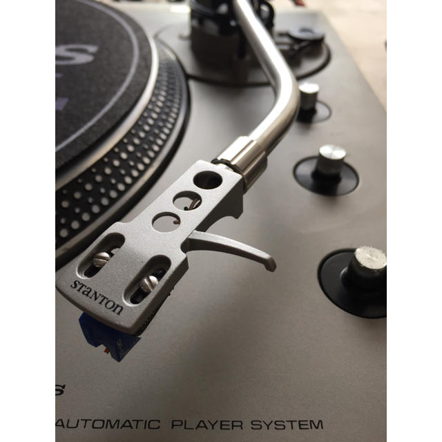 ターンテーブル Technics  SL-1600  ミキサー付 楽器のDJ機器(ターンテーブル)の商品写真