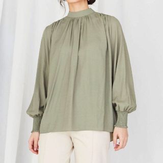 ザラ(ZARA)の新品未使用☆BASEMENT バックリボンボウタイブラウス　カーキ(シャツ/ブラウス(長袖/七分))